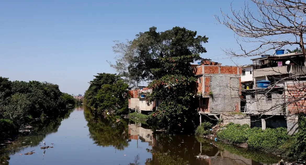Quase metade dos municípios brasileiros tinha desenvolvimento baixo ou crítico em 2023, aponta Firjan