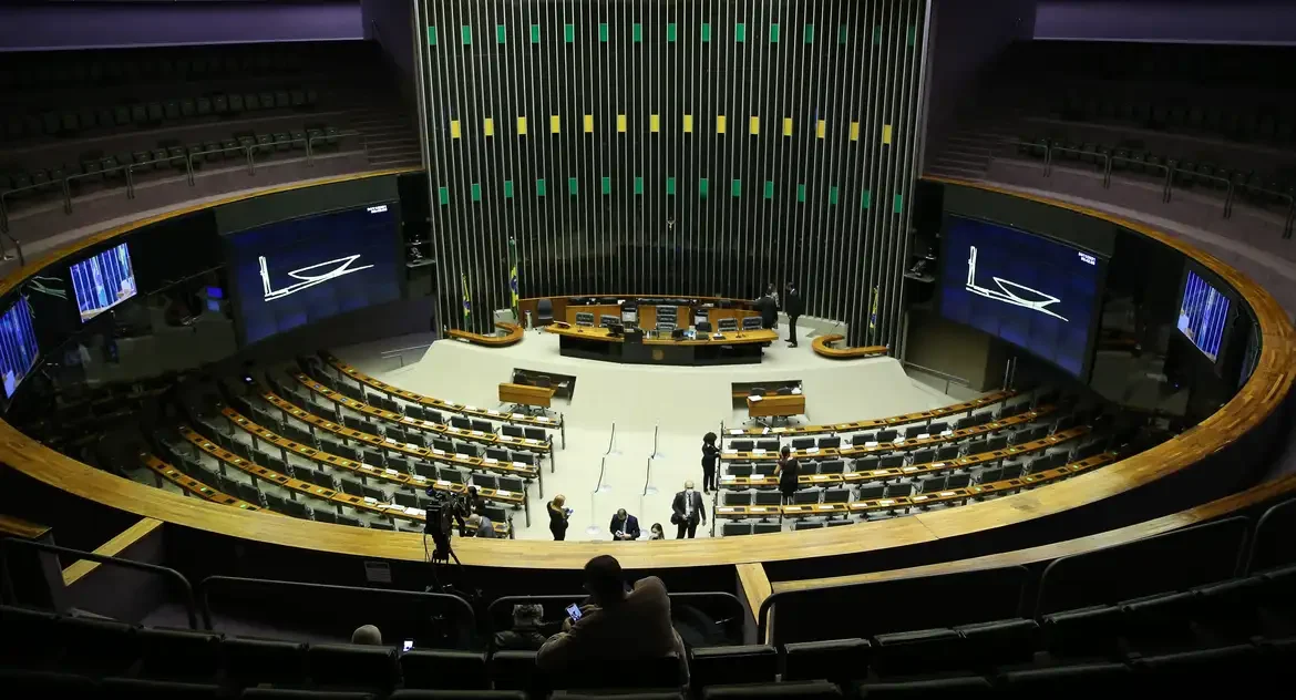 PDT rompe com base do governo Lula e adota posição de independência após escândalo no INSS