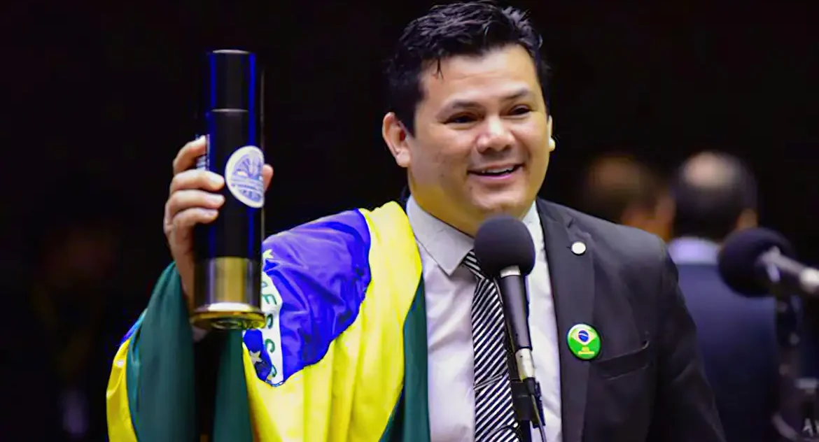Conselho de Ética da Câmara aprova suspensão de 3 meses para Gilvan da Federal por ofensas a Gleisi Hoffmann