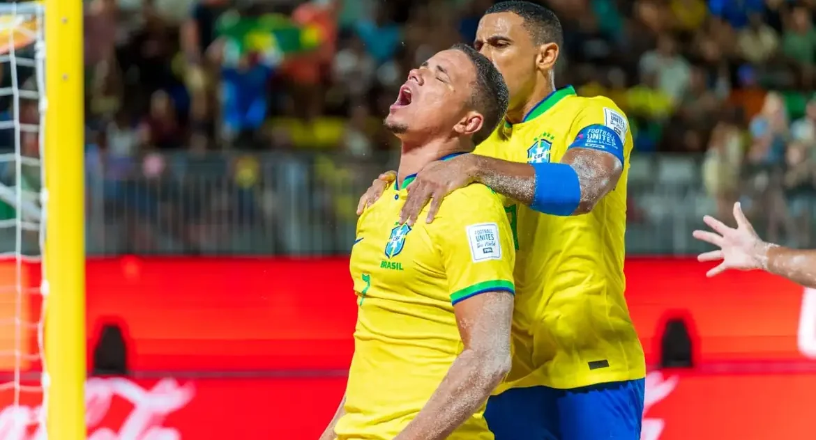 Brasil goleia Omã por 11 a 1 e avança às quartas da Copa do Mundo de beach soccer com 100% de aproveitamento