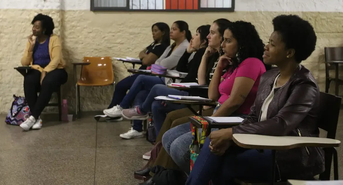 Termina nesta terça o prazo de inscrição para cursinhos populares interessados em apoio do MEC e Fiocruz