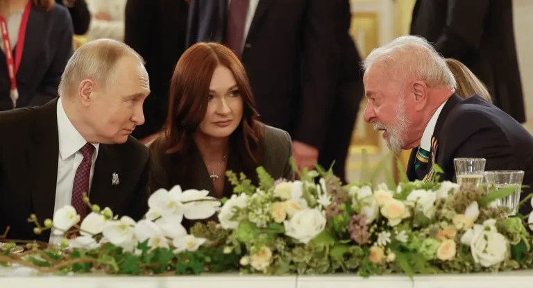 Lula participa de celebração dos 80 anos da vitória soviética sobre o nazismo em Moscou e se reúne com Putin