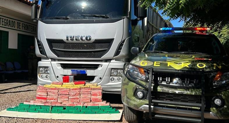 Motorista é preso com 105 kg de pasta base de cocaína transportada de Rondônia