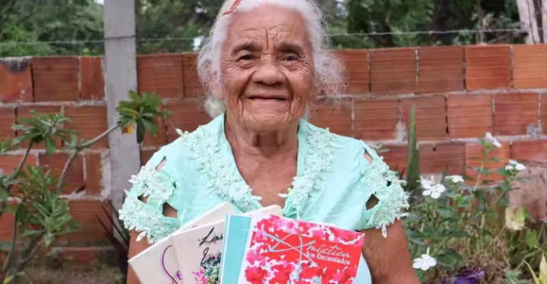 Aos 89 anos, escritora cearense com ensino fundamental incompleto é finalista de prêmio nacional sobre igualdade racial - News Rondônia