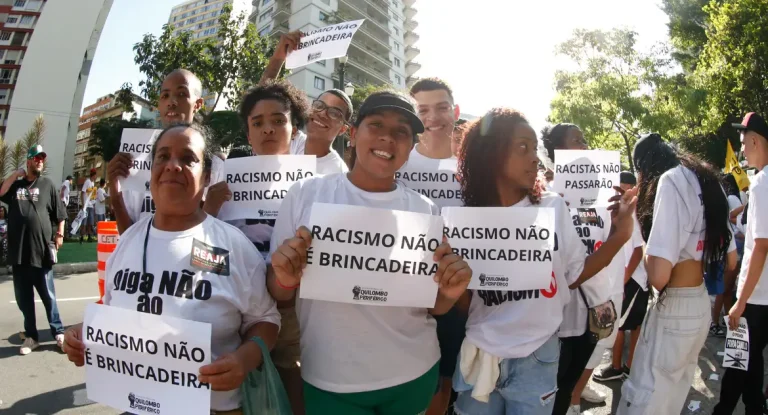 Evento em Salvador debate internet democrática e antirracista com foco em justiça racial e tecnologia