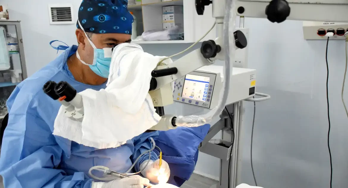 Mais de 220 pessoas sofreram complicações oculares em mutirões oftalmológicos entre 2022 e 2025, aponta CBO