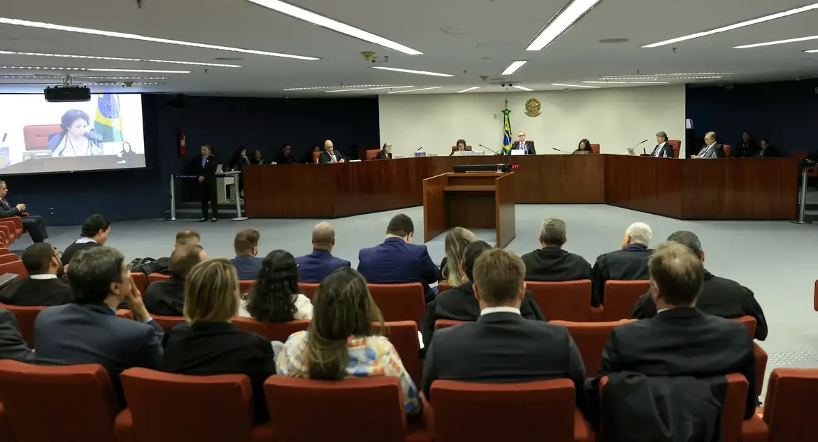 Ex-diretor da PRF admite blitze em ônibus de eleitores no Nordeste no 2º turno de 2022, mas nega motivação política