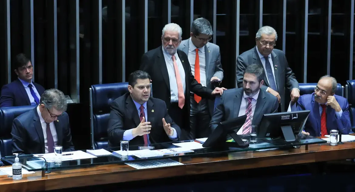 Senado aprova PEC que inclui guardas municipais e agentes de trânsito no sistema de segurança pública