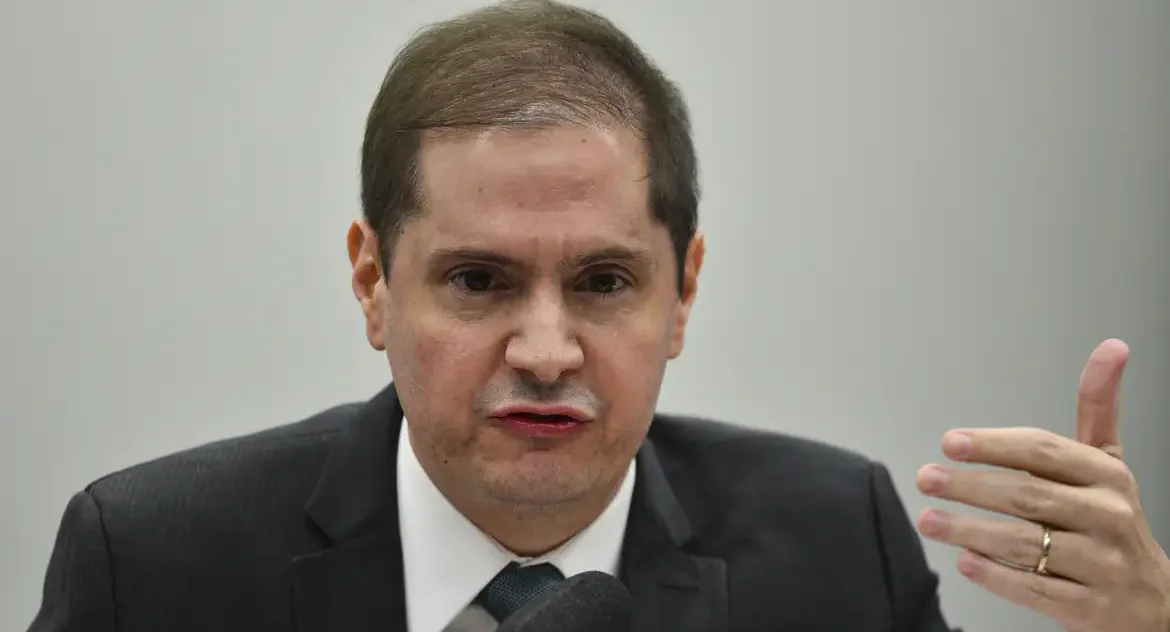 Ex-AGU Bruno Bianco confirma que Bolsonaro perguntou sobre possível recurso jurídico para reverter resultado eleitoral em reunião no STF