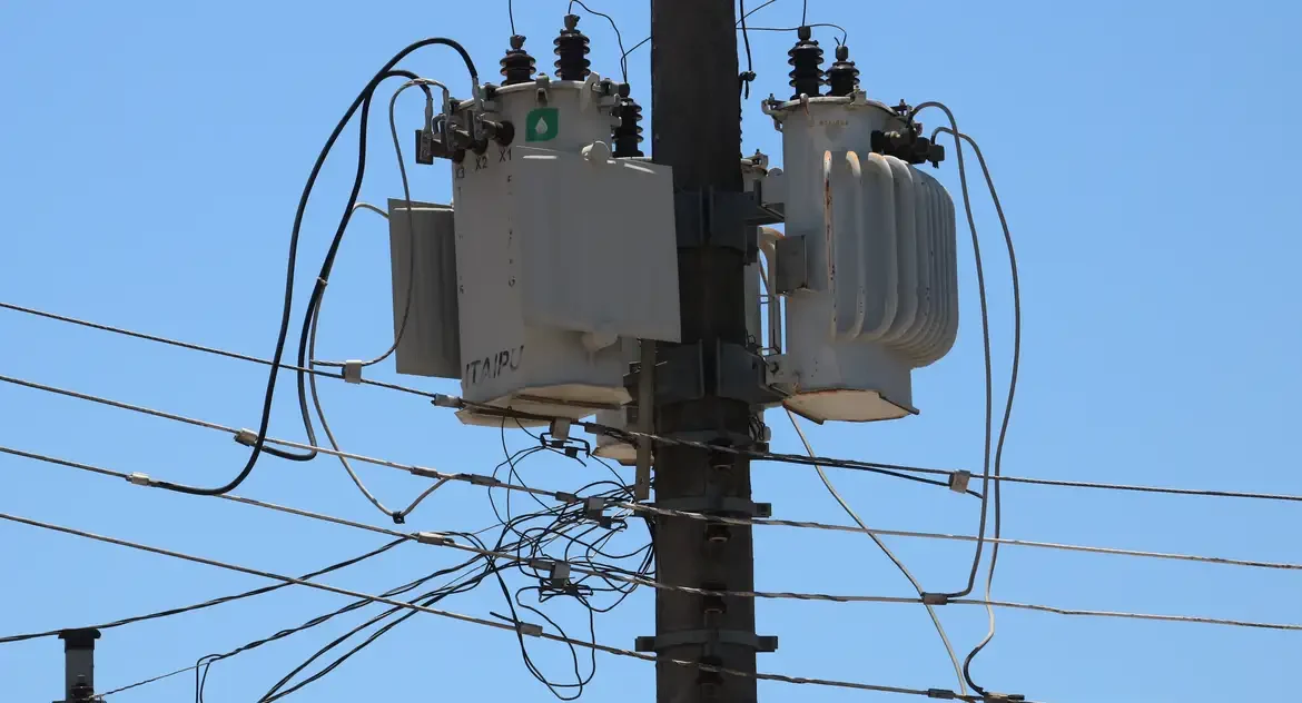 Brasil registra queda de 12,4% em acidentes com rede elétrica em 2024, mas mortes aumentam para 257