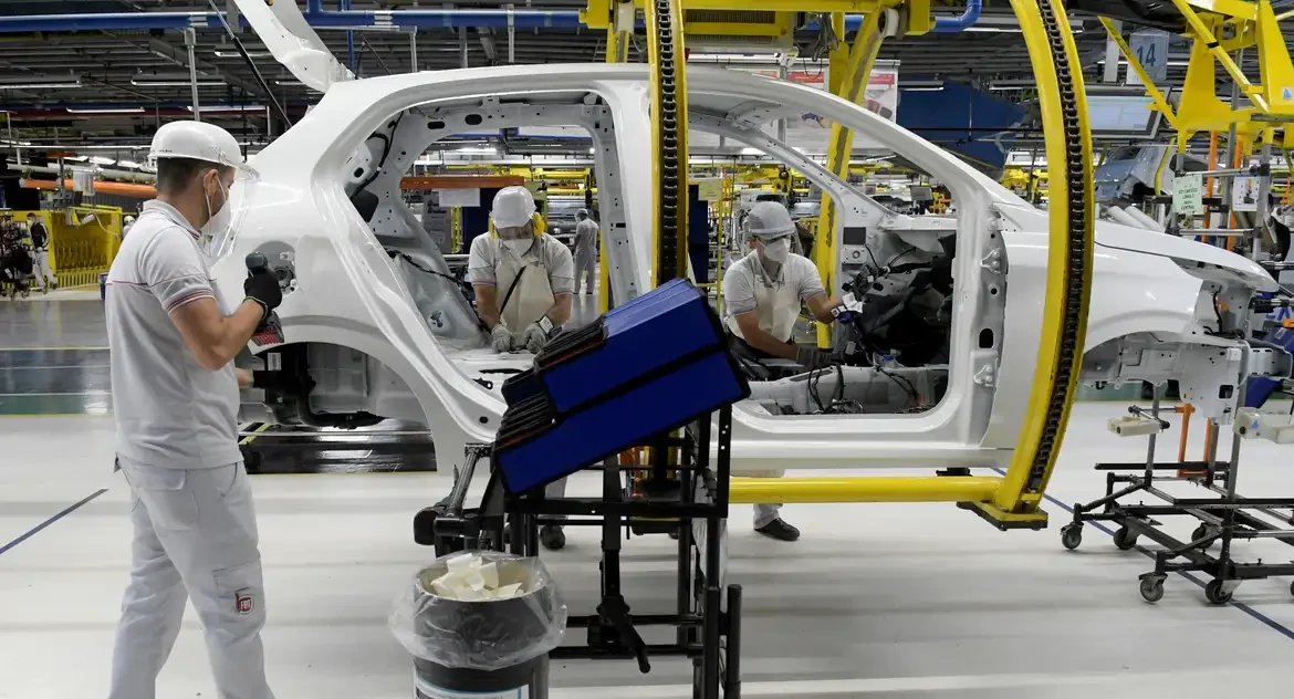 Confiança dos empresários industriais sobe em maio, mas permanece abaixo do nível de otimismo, diz CNI