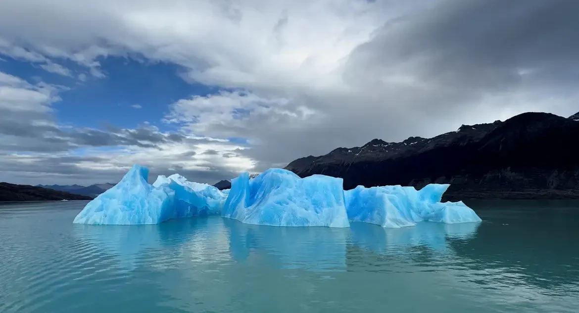 Geleira Perito Moreno apresenta sinais inéditos de recuo após décadas de estabilidade na Patagônia