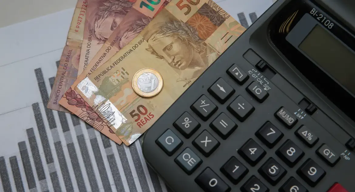 Moody’s mantém nota da dívida pública brasileira abaixo do grau de investimento e retira perspectiva de alta