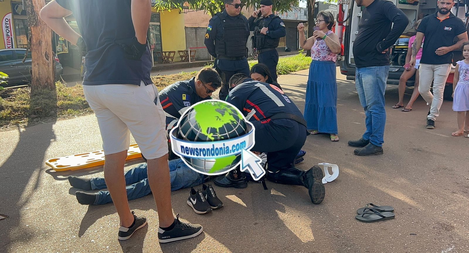 Batida entre motos deixa dois feridos com fraturas na zona leste