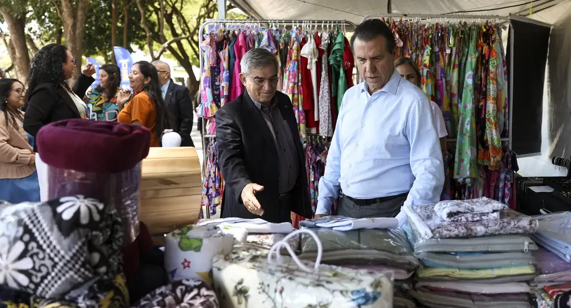 Trabalhadores podem atualizar documentos e vacinas na Esplanada