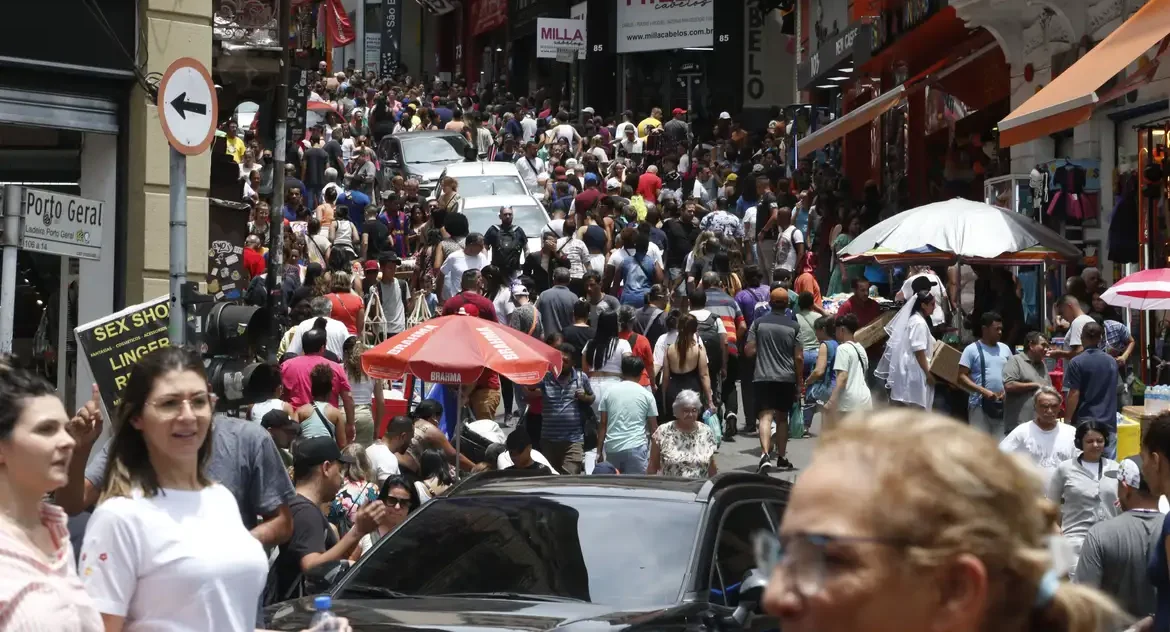 Brasil sobe no ranking de IDH da ONU, mas cai para 105ª posição quando considerados fatores de desigualdade