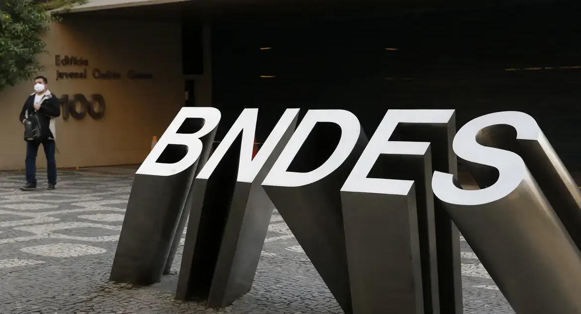 BNDES e Finep recebem 124 propostas de R$ 85,2 bilhões para transformação de minerais estratégicos e lançam edital de apoio à cultura afro-brasileira