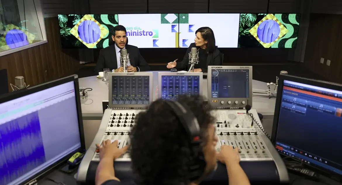 Governo avalia fim do desconto direto das mensalidades associativas em benefícios do INSS após esquema de fraude ser revelado
