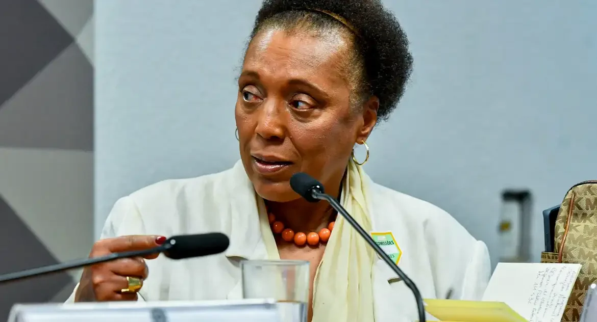 Ministra do TSE Vera Lúcia é impedida de entrar em evento e Cármen Lúcia denuncia racismo e discriminação