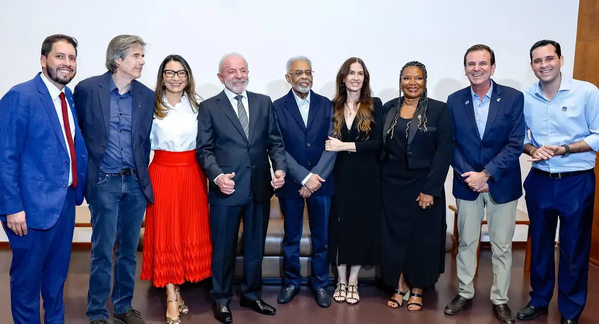 Lula destaca papel da cultura na defesa da democracia durante entrega da Ordem do Mérito Cultural no Rio de Janeiro
