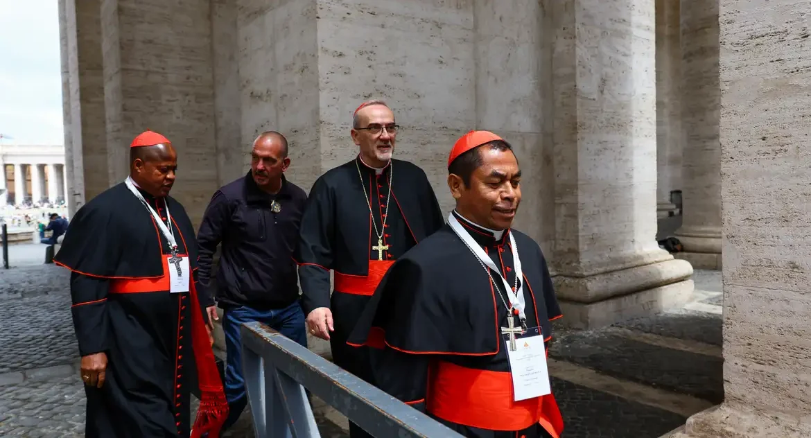 Cardeais que votam no conclave estão em Roma, diz Vaticano