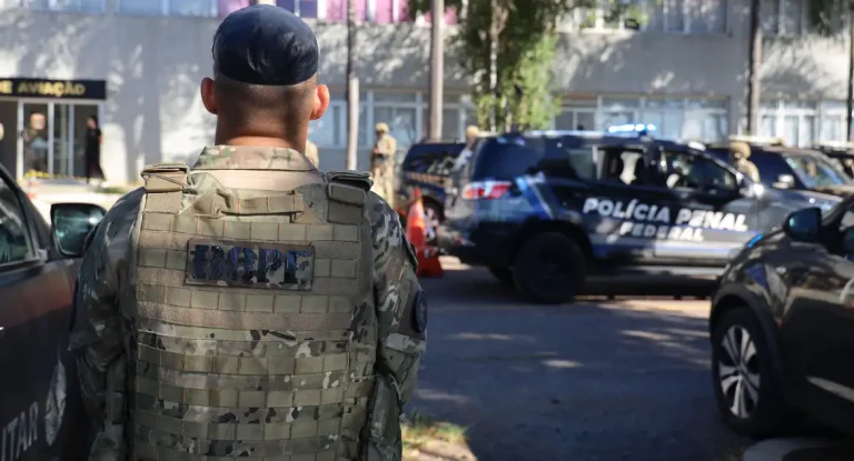 Líder do PCC, Tuta, é transferido para presídio federal em Brasília após prisão na Bolívia