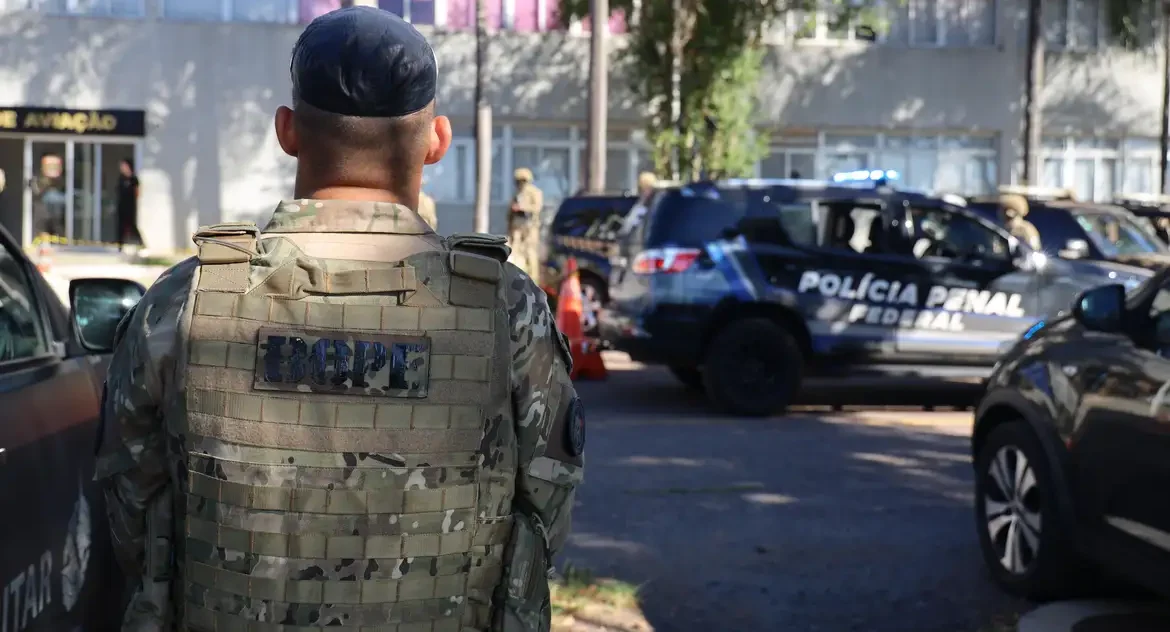 Líder do PCC, Tuta, é transferido para presídio federal em Brasília após prisão na Bolívia