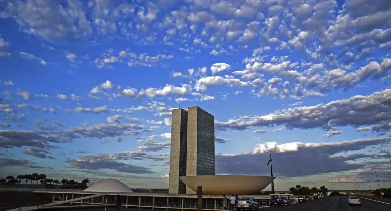 Congresso analisará 60 vetos presidenciais e lerá requerimento da CPMI dos descontos no INSS em 17 de junho