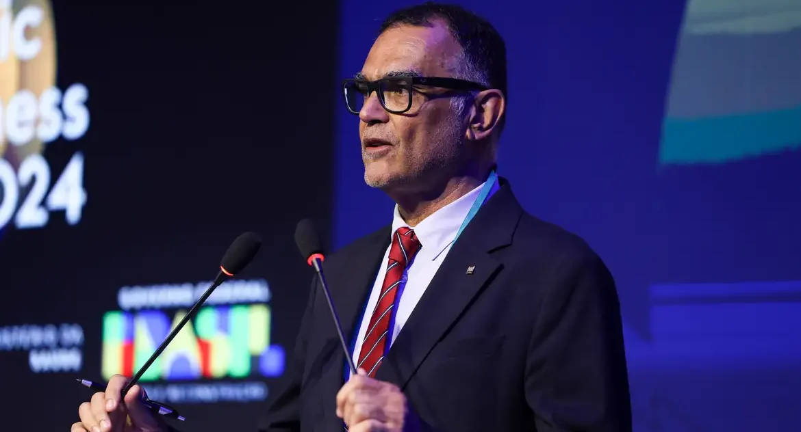 Fiocruz é destaque na 78ª Assembleia Mundial da Saúde e recebe reconhecimento da OMS por liderança em inteligência pandêmica