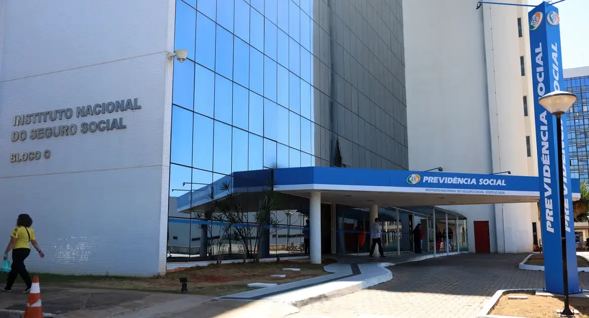 AGU deve incluir mais quatro entidades em investigação sobre fraudes em descontos a aposentados do INSS