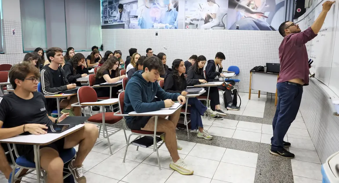 Termina hoje prazo para inscrição de cursinhos populares na Rede Nacional de Cursinhos Pré-vestibulares do MEC