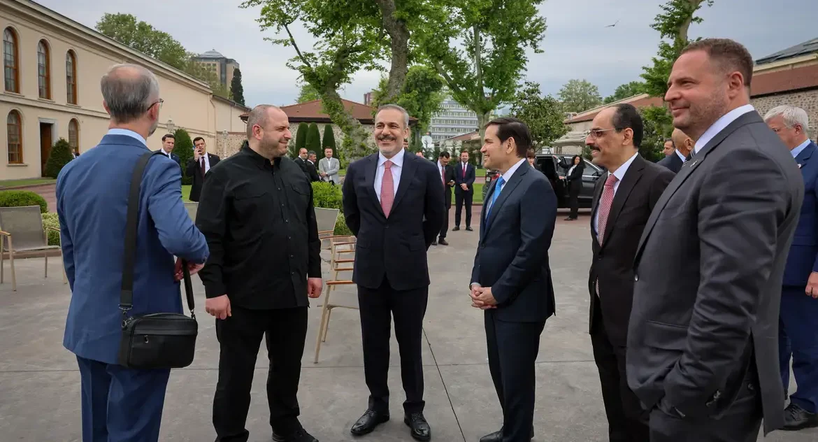 Rússia e Ucrânia anunciam troca de mil prisioneiros e discutem possível cessar-fogo em Istambul