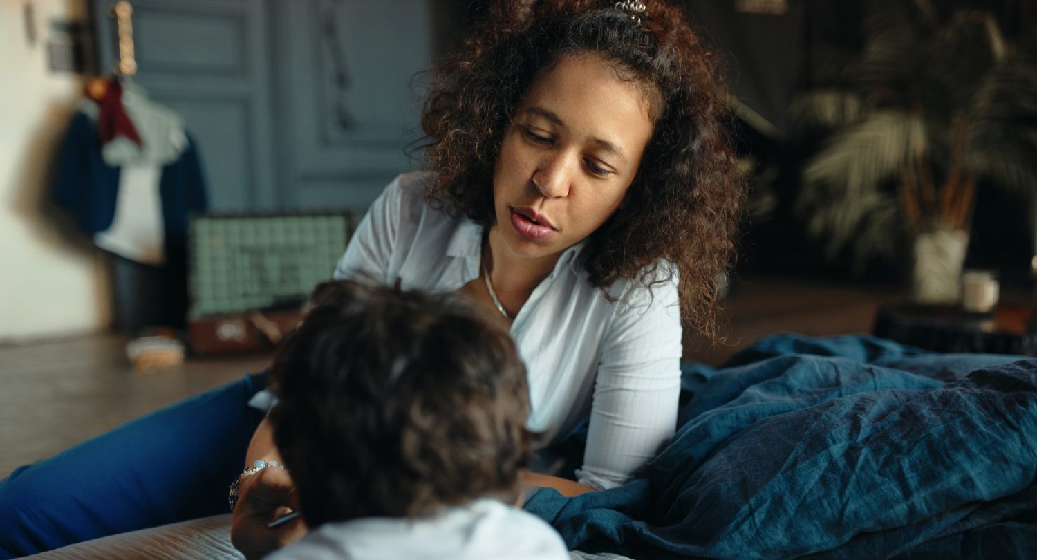 Maternidade e autismo: estudo mostra que quase 90% das pessoas cuidadoras de crianças com TEA são as próprias mães