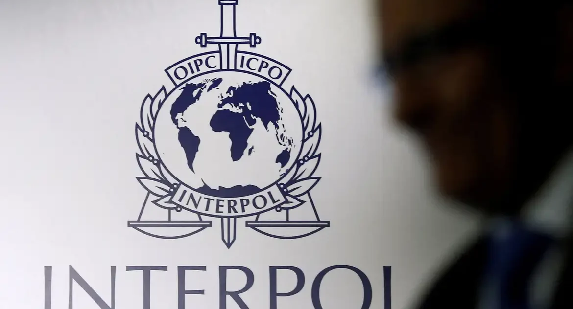 PF pede inclusão de deputada Carla Zambelli na lista da Interpol após prisão decretada pelo STF