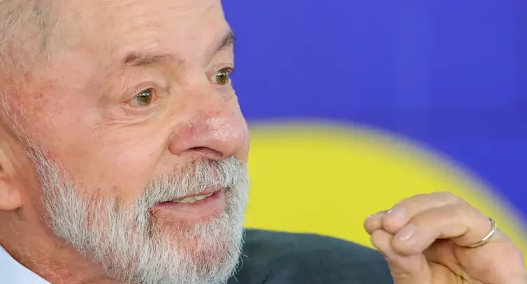 Lula critica possível sanção dos EUA a Moraes e condena atuação de Eduardo Bolsonaro no exterior