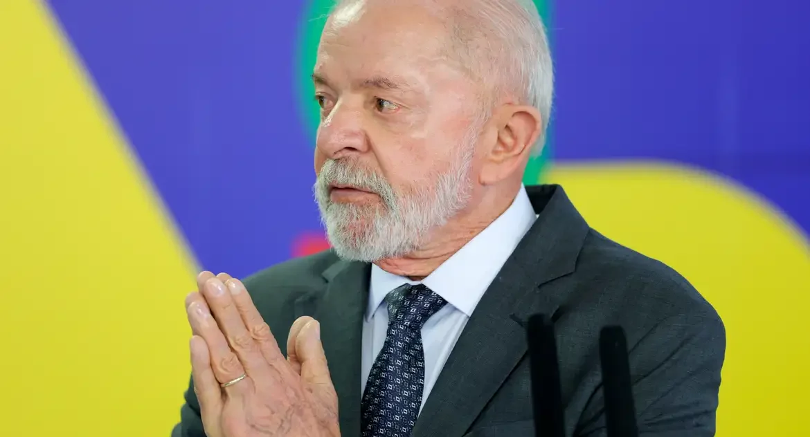 Lula defende suspensão de descontos de entidades no INSS sem comprovação legal e promete ressarcimento a aposentados lesados