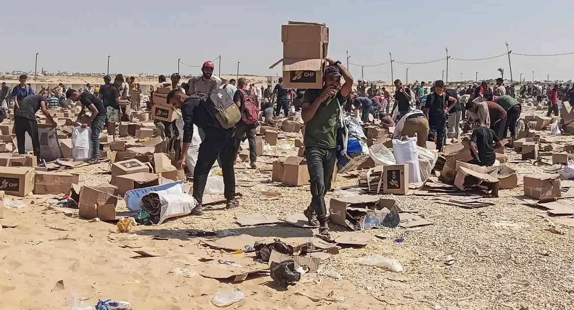 Ataques em pontos de distribuição de ajuda humanitária em Gaza resultam em 516 mortes e levantam preocupações da