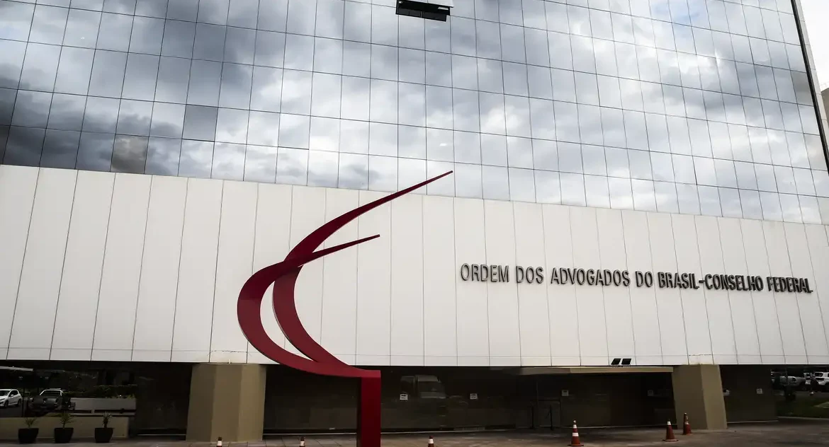 OAB proíbe inscrição de bacharéis em direito condenados por racismo