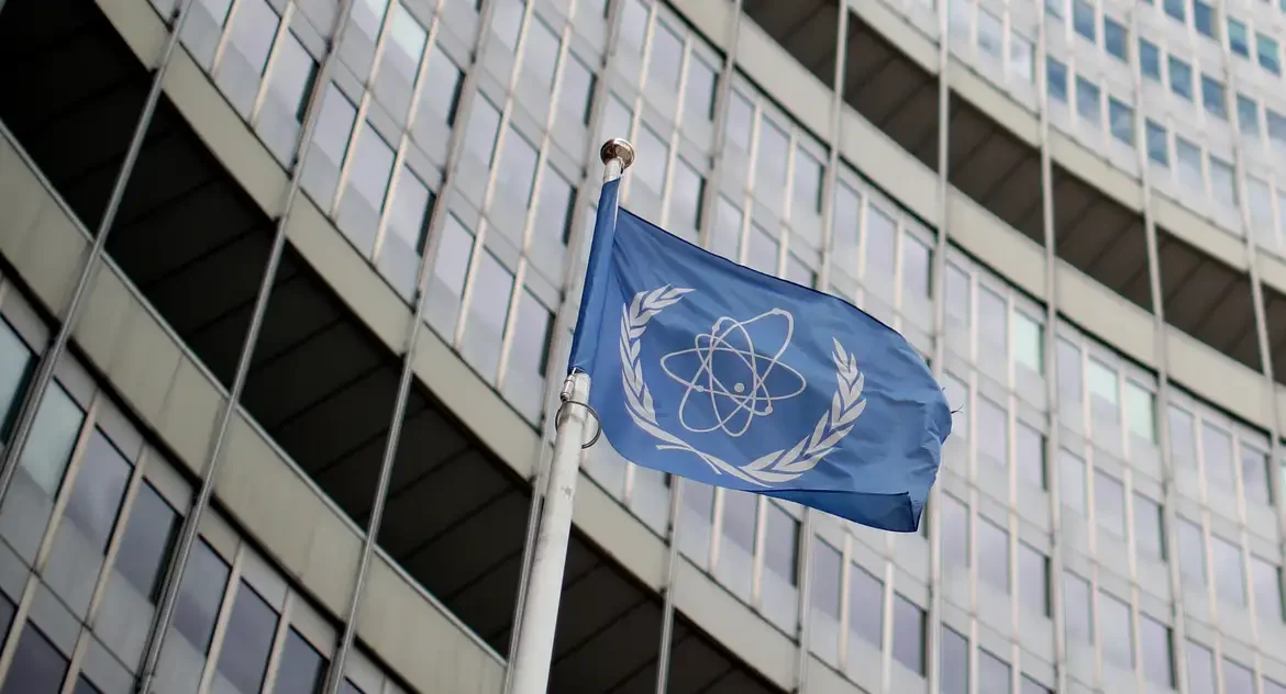 Parlamento iraniano suspende cooperação nuclear com AIEA e exige garantias de segurança