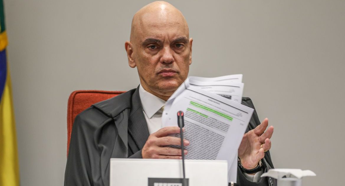 Moraes determina que Meta envie dados de perfis supostamente usados por Mauro Cid para vazar delação