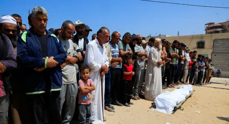 Defesa Civil de Gaza relata 62 mortes por ataques israelenses, incluindo 10 em espera por ajuda