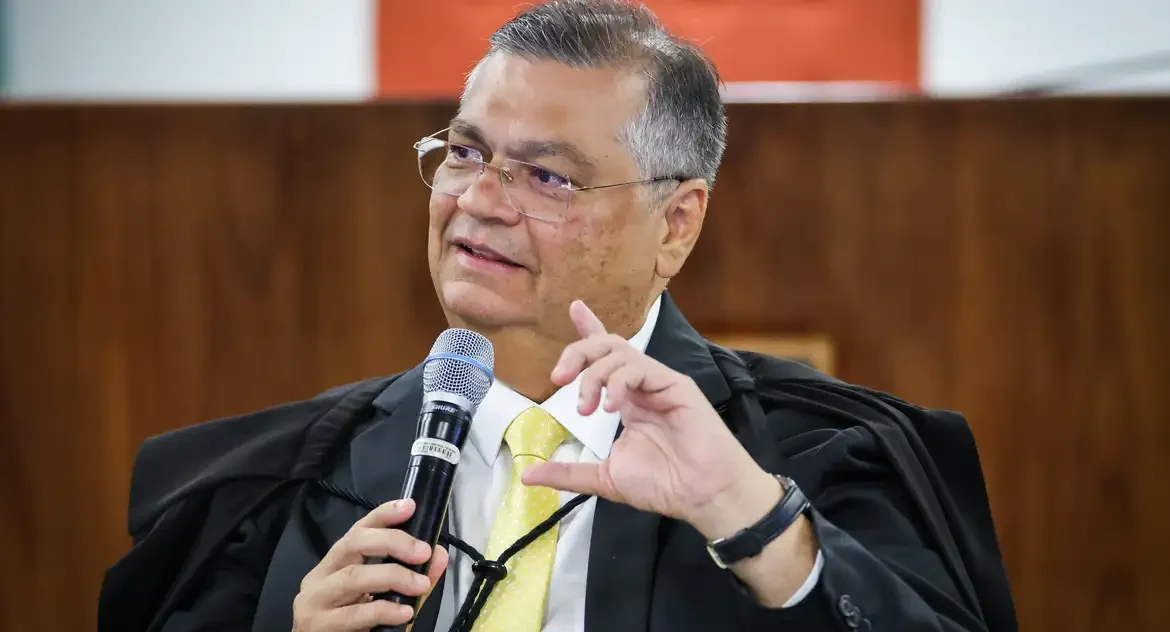 Ministro Flávio Dino nega interferência e defende transparência em audiência pública sobre emendas parlamentares no STF