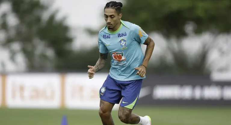 Ancelotti testa Matheus Cunha e Raphinha como titulares em treino antes de duelo com o Paraguai