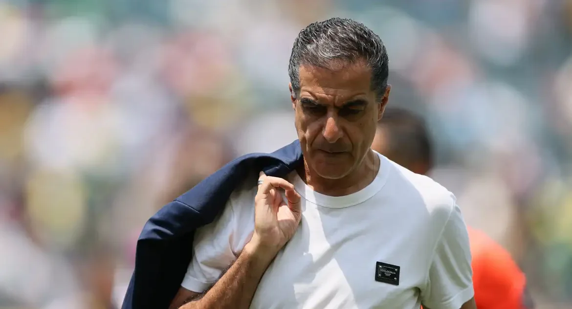 Botafogo demite técnico Renato Paiva após eliminação na Copa do Mundo de Clubes