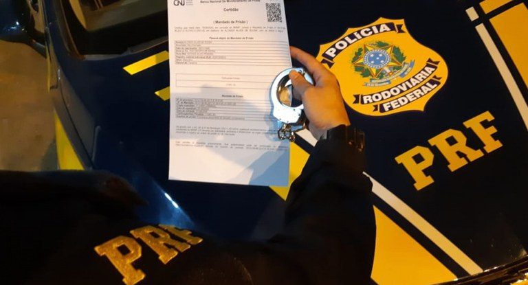 PRF em Rondônia cumpre dois mandados de prisão