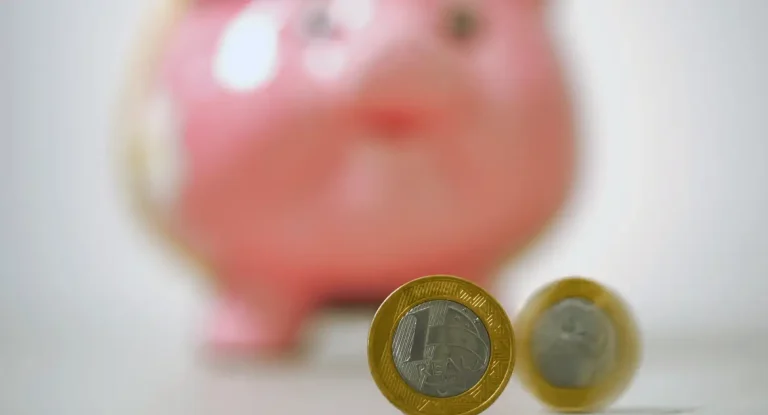 Saldo da poupança fica positivo em maio após quatro meses de retiradas, diz Banco Central