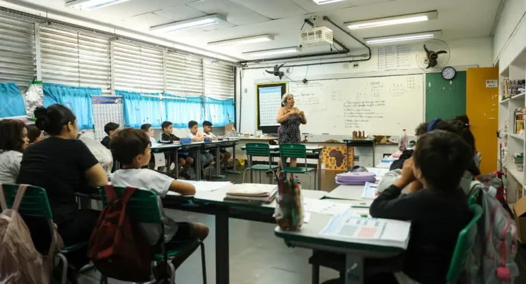 Redes estaduais e municipais têm até 15 de junho para aderir à prova nacional docente