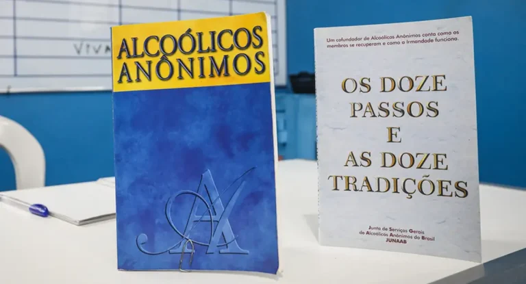 Alcoólicos Anônimos, que faz 90 anos, tem maior participação feminina