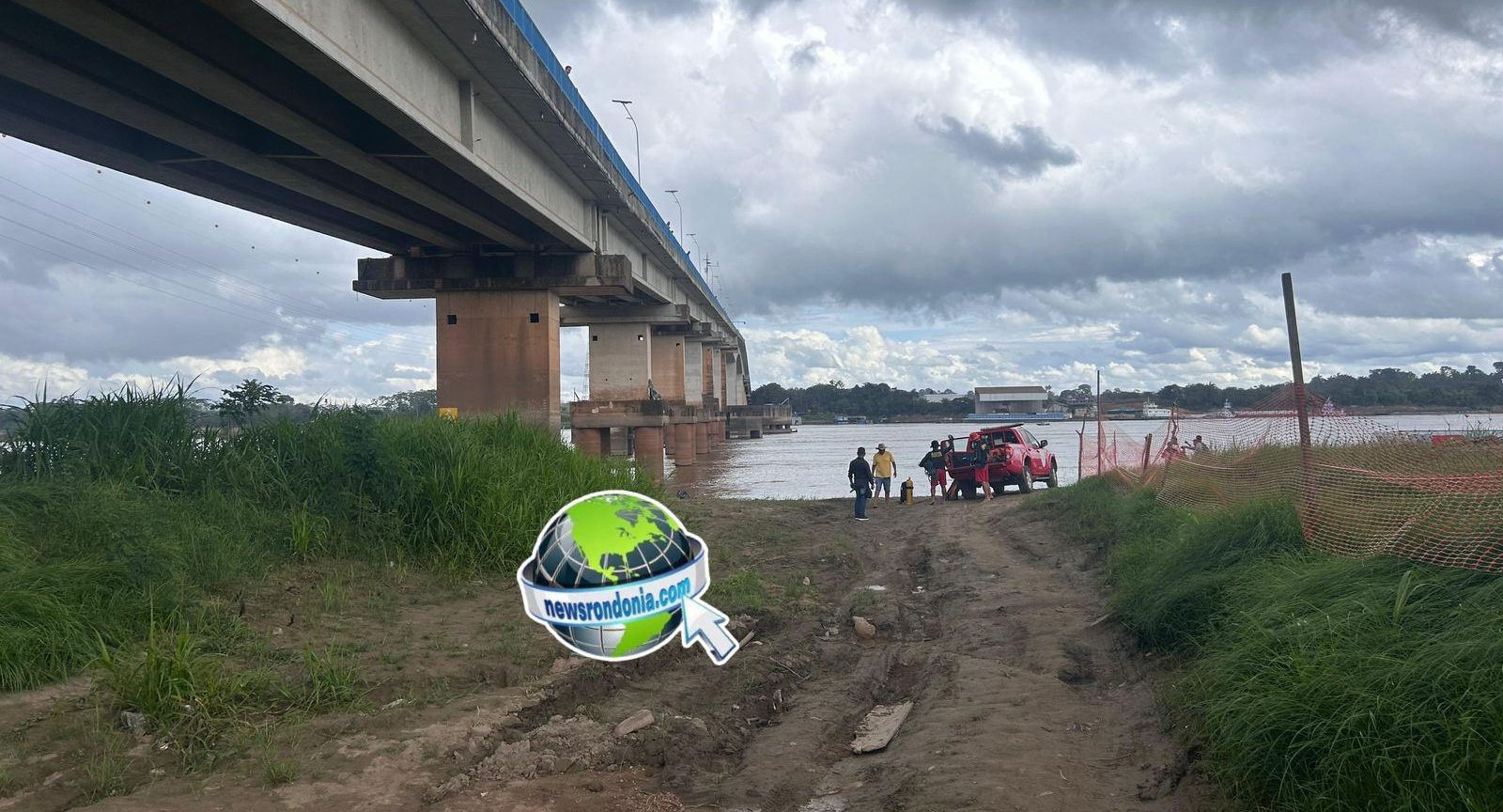 Ponte é interditada após homem ameaçar pular no Rio Madeira em Porto Velho