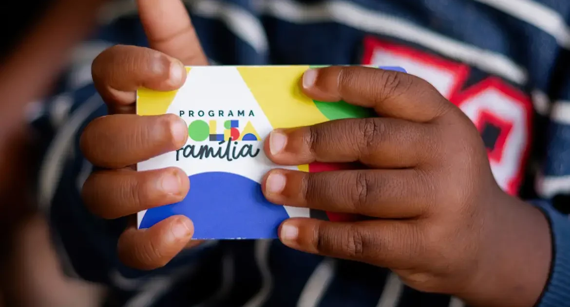 Bolsa Família e Auxílio Gás: Pagamento para NIS Final 4 e regras de proteção